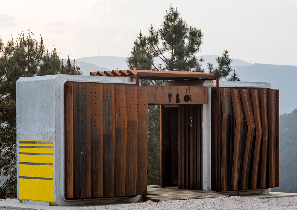 西班牙Ecological Public Restrooms in Trado